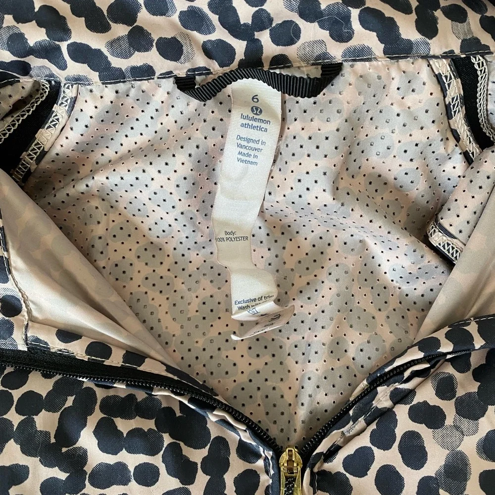 Lululemon Pack It Vest - Picture 9 of 14